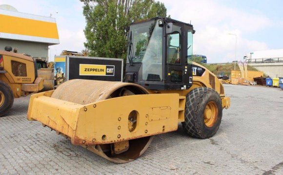 Caterpillar CS 74